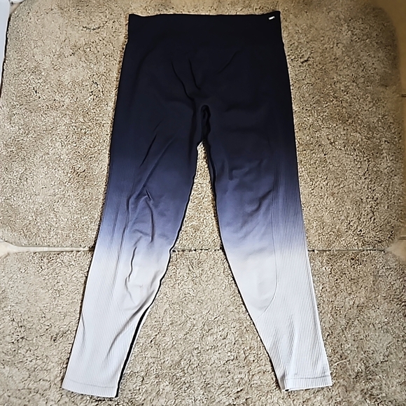 PINK Victoria's Secret High Waisted OMBRÉ Seamless Active Leggings Size Large - Picture 2 of 7